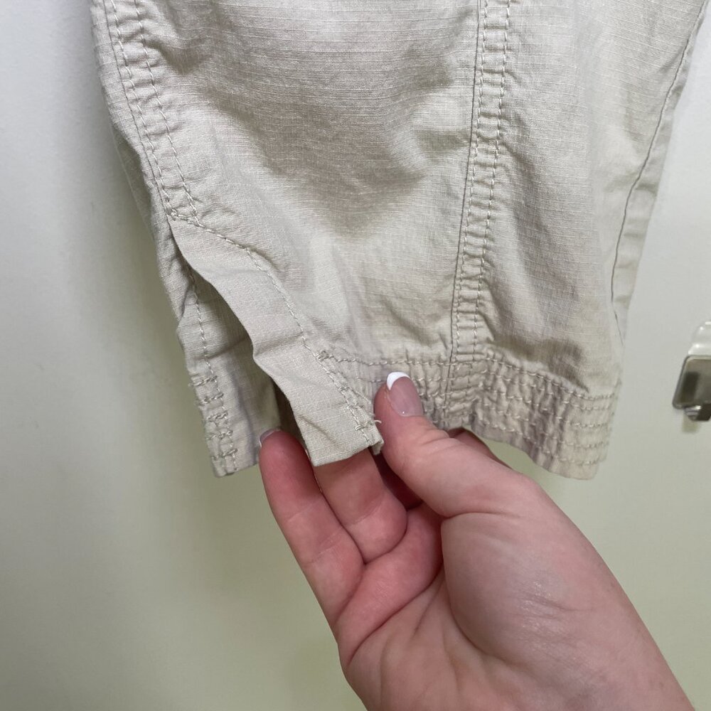 Women's Size 14 Chico's Cream Color Cargo Capris - Picture 8 of 14